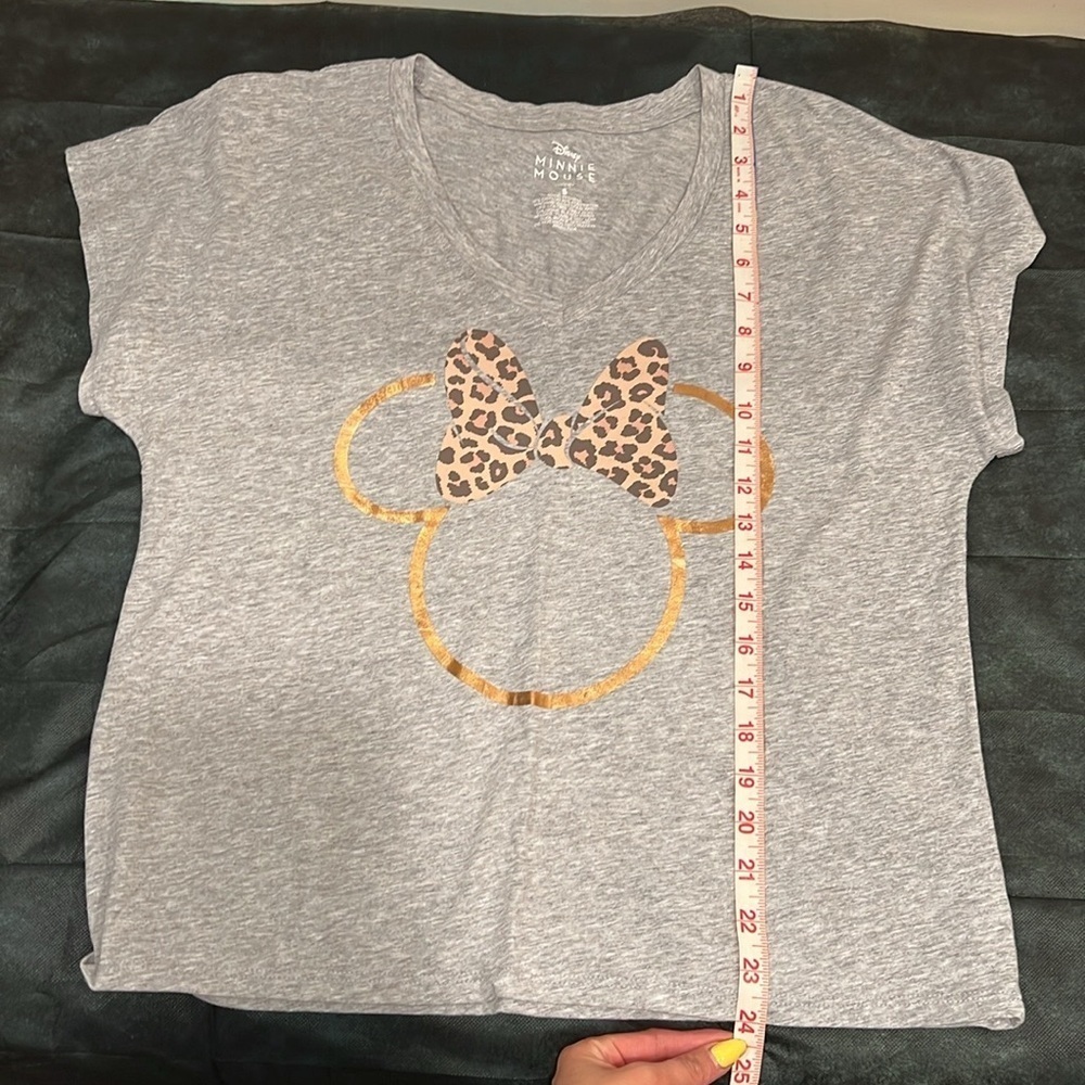 🔥Gray Disney Shirt with Leopard Print Bow🔥 - Picture 6 of 6